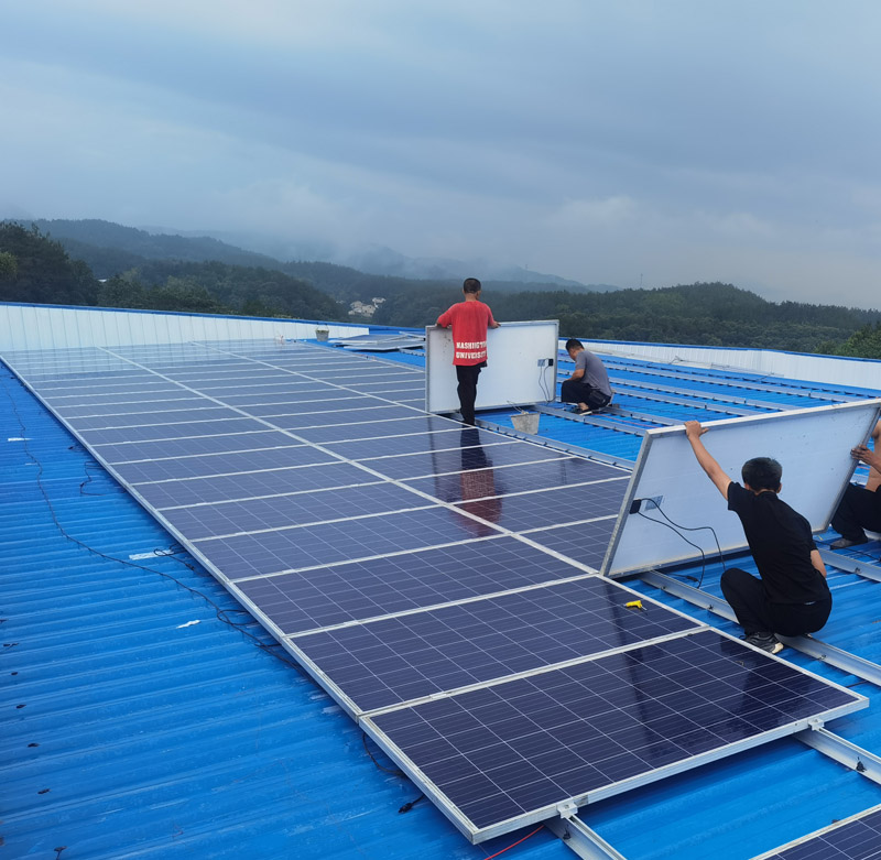 Einfach zu installierendes 3,3-MW-Minischienen-Photovoltaikprojekt auf dem Dach